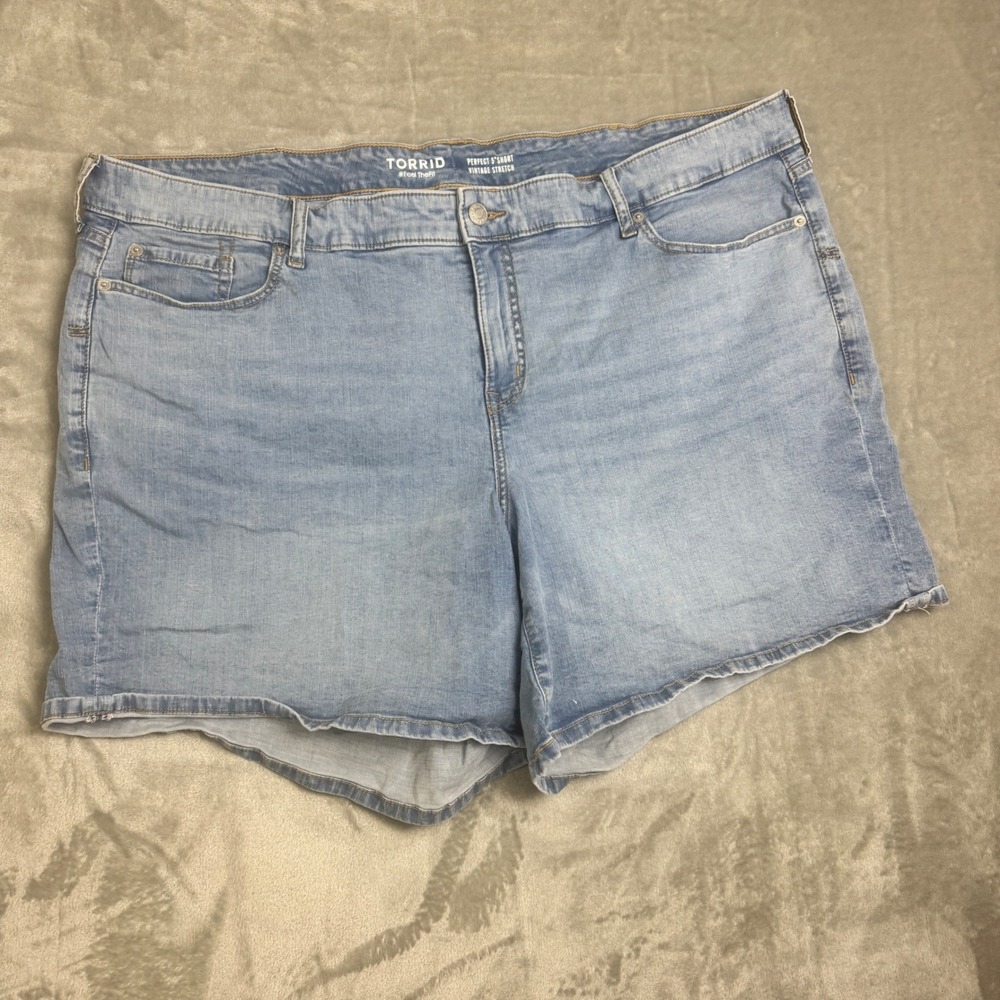 Torrid Perfect 5 Inch Short Vintage‎ Stretch Jean Shorts Plus Size 26